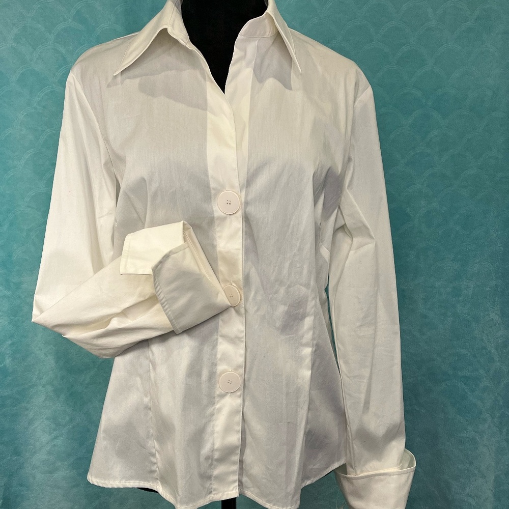 Andre Oliver White Tailored Button Front Blouse Oversized Buttons Size 12 NWT